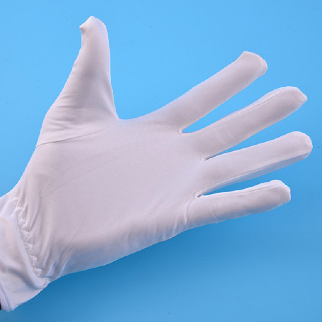 静電気防止用手袋と導電性手袋